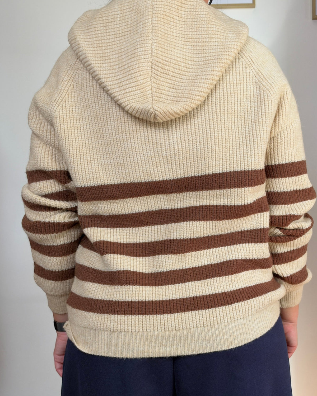 Pull à capuche rayé Camel